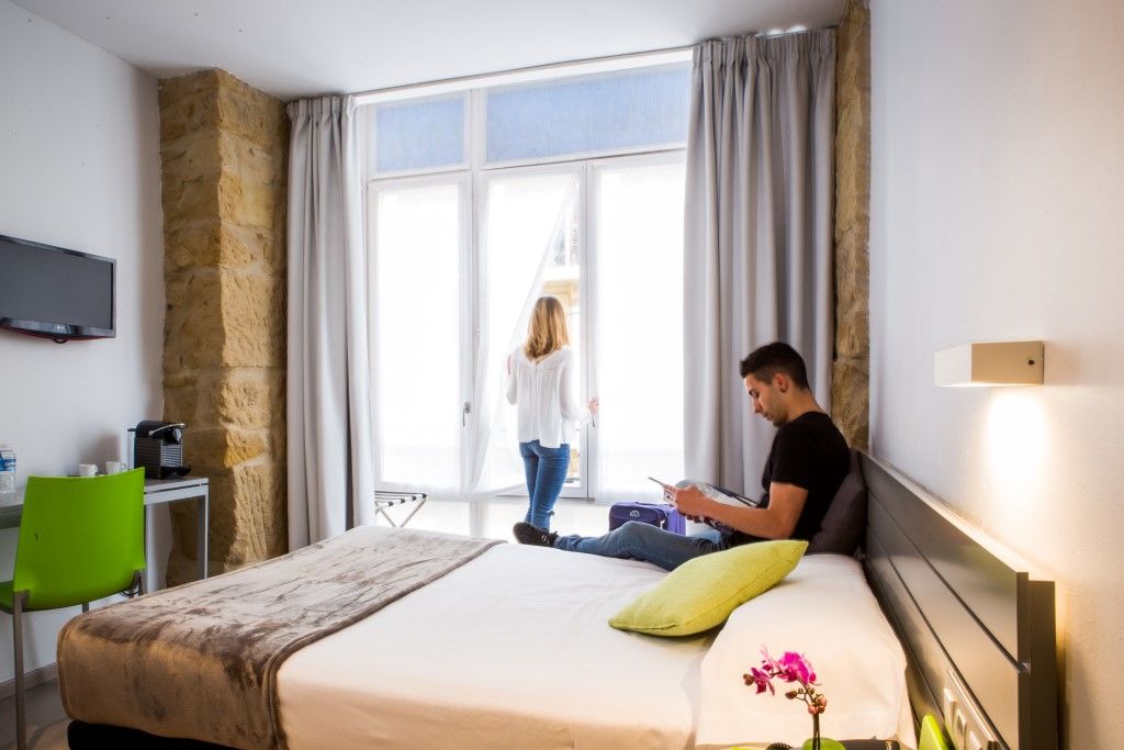 Hotel & Suites Arrizul Gros San Sebastian Exterior photo