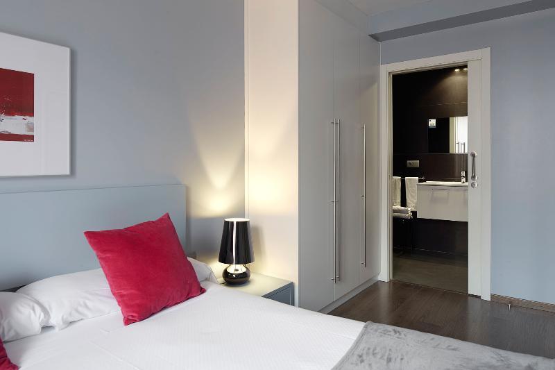 Hotel & Suites Arrizul Gros San Sebastian Exterior photo